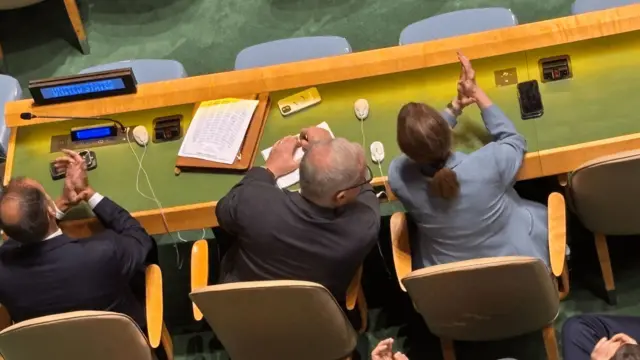 US delegation applause