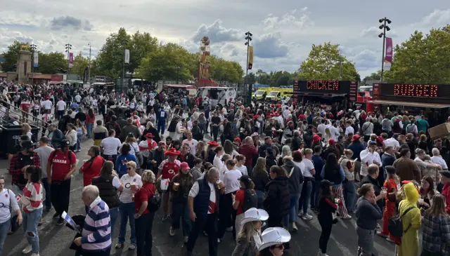 Fans outside Twickenham