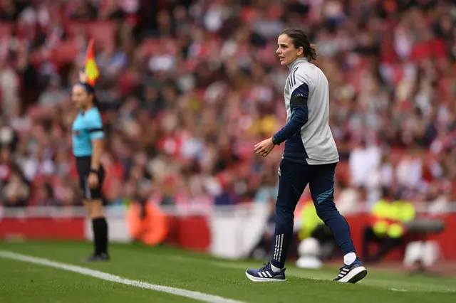 Renee Slegers, Manager of Arsenal, gives her team instructions during the Barclays Women's Super League match between Arsenal and Aston Villa at Emirates Stadium on September 27, 2025 in London, England.