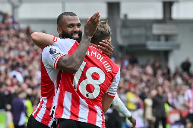 Igor Thiago of Brentford celebrates