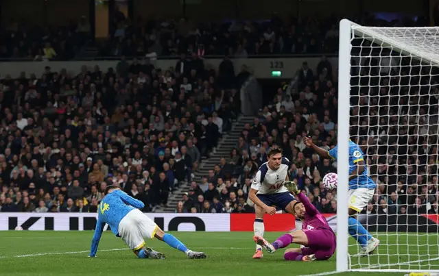 Santiago Bueno of Wolverhampton Wanderers scores to put Wolverhampton Wanderers 1-0 ahead