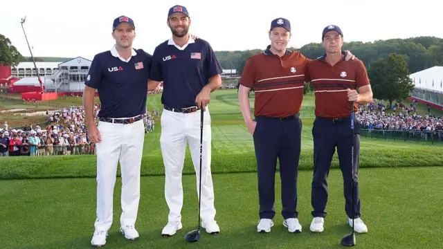 US players in blue and Europe in red