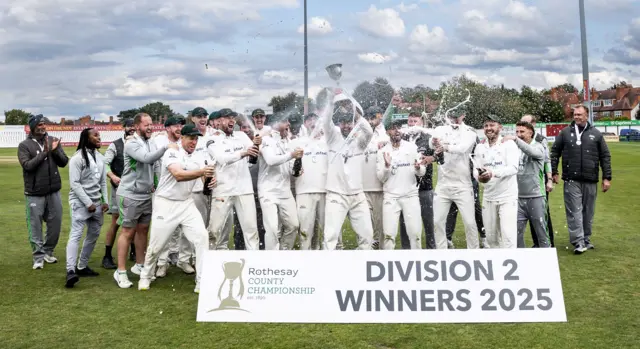 Leicestershire lift the Division Two trophy