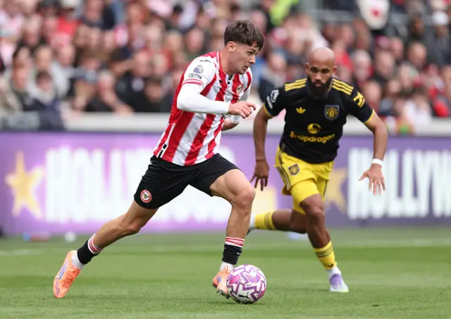 Aaron Hickey of Brentford on the ball