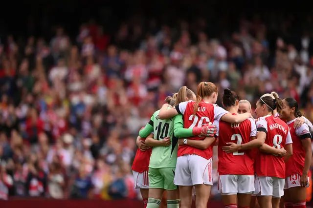 Players of Arsenal enter a huddle prior to the Barclays Women's Super League match between Arsenal and Aston Villa at Emirates Stadium on September 27, 2025 in London, England.