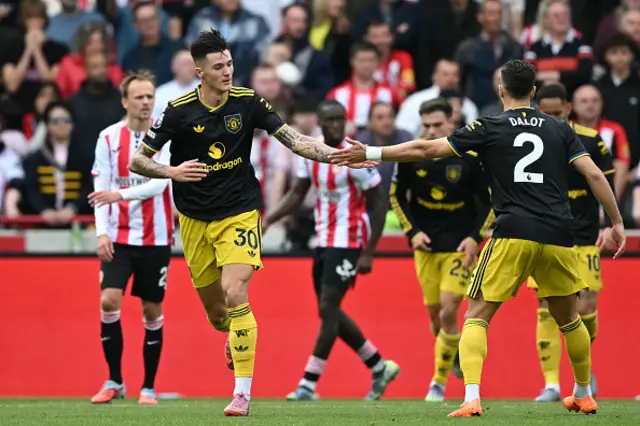 Benjamin Sesko (L) celebrates