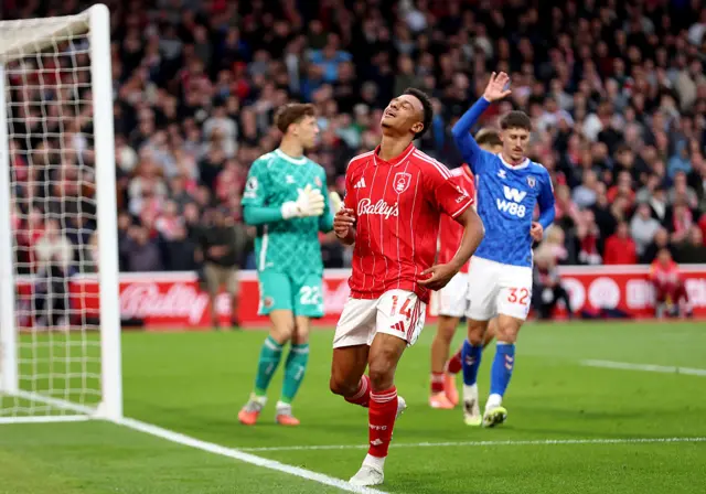 Dan Ndoye of Nottingham Forest reacts