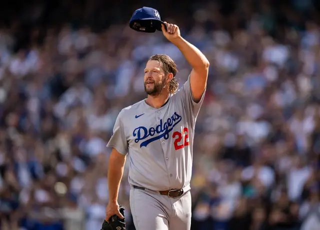 Clayton Kershaw receives a standing ovation