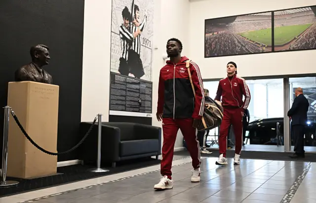 Bukayo Saka of Arsenal arrives