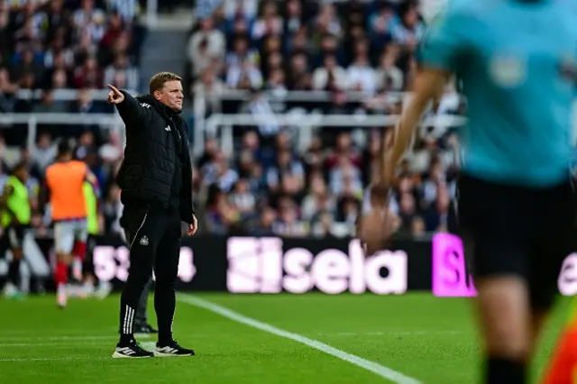 Newcastle United Head Coach Eddie Howe points from the sidelines