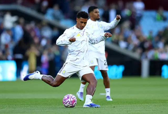 Ollie Watkins of Aston Villa warms up