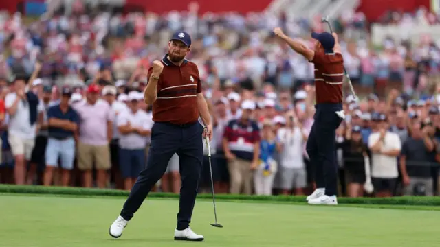 Shane Lowry celebrates