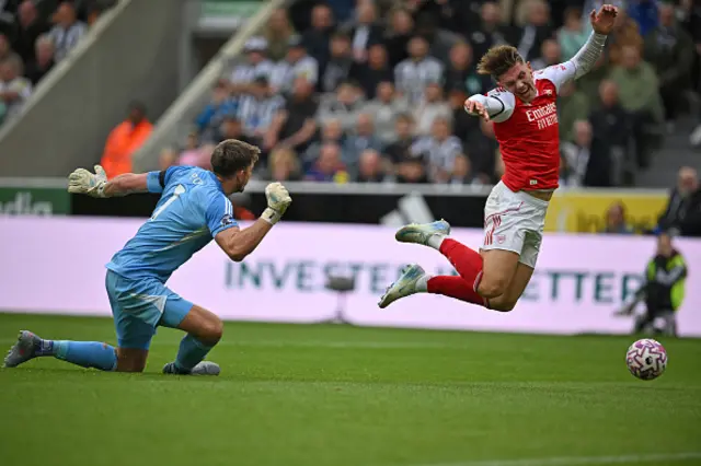 Viktor Gyokeres seems to have been fouled by Newcastle United's English goalkeeper Nick Pope