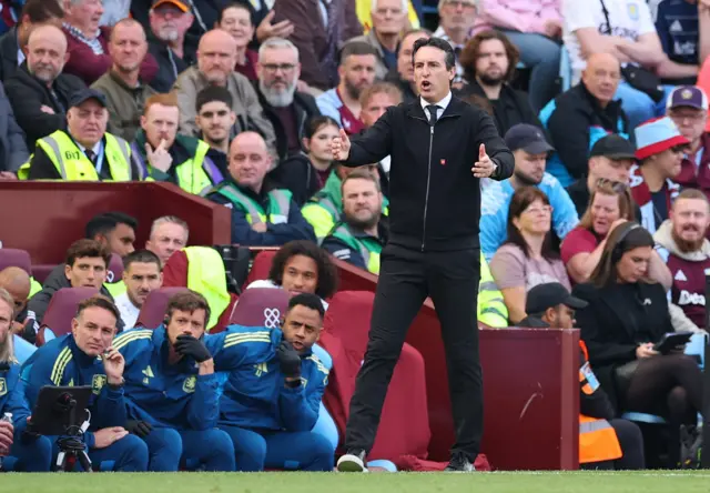 Unai Emery reacts at Villa Park