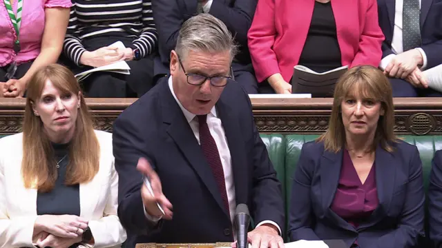 Starmer gestures at the dispatch box
