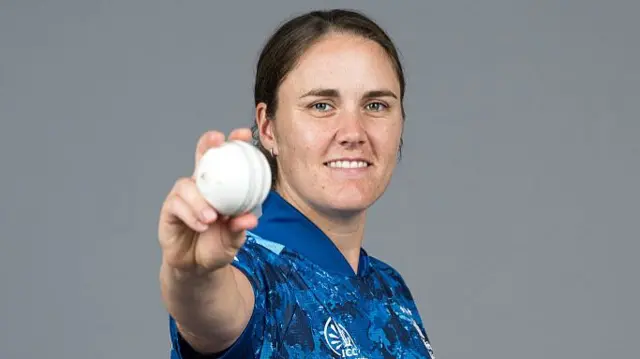 Nat Sciver-Brunt holding a cricket ball