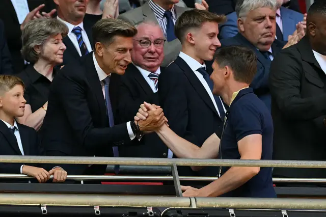 Steve Parish shakes hands with Oliver Glasner
