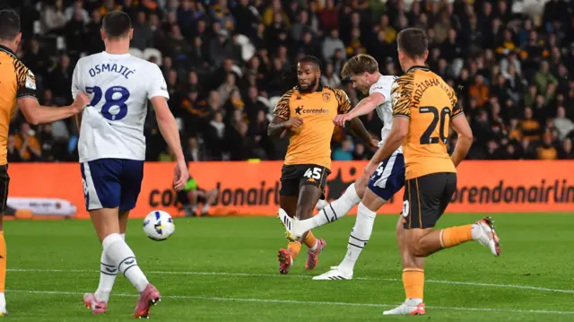 Michael Smith scores Preston's second at Hull