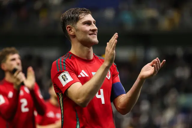 Ben Davies celebrates victory