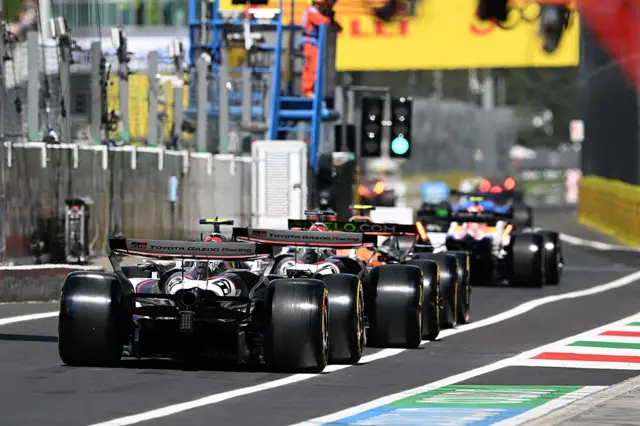 Queuing cars in the pitlane at Monza