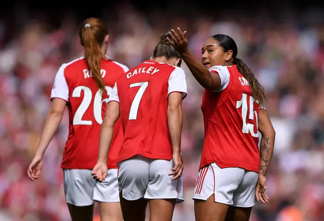 Olivia Smith of Arsenal scores her team's first goal
