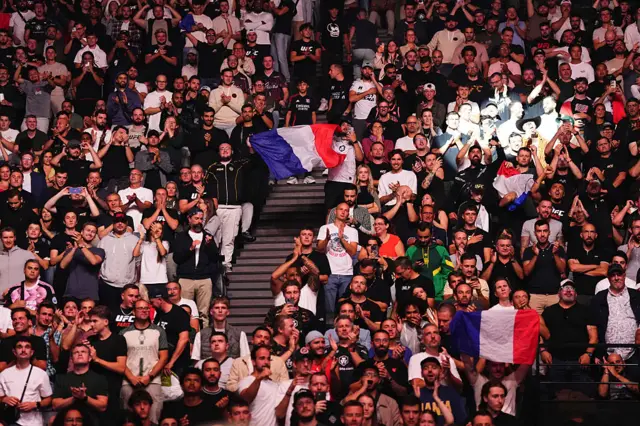 The crowd at UFC Paris