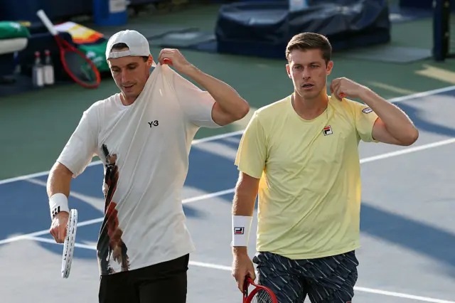 Joe Salisbury and Neal Skupski playing at US Open