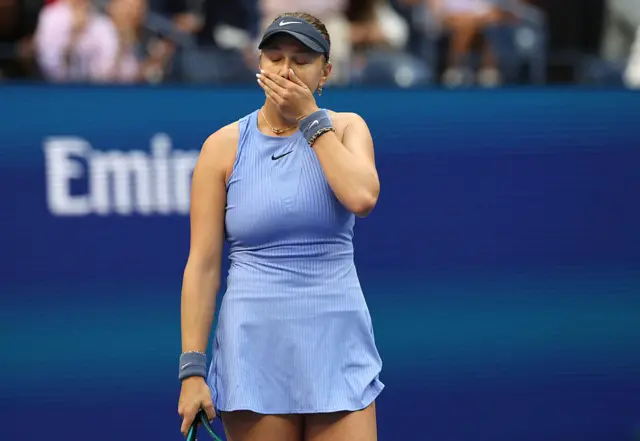 Amanda Anisimova celebrates US Open quarter-final win over iga Swiatek