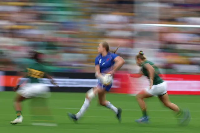 Boulard scoring a try