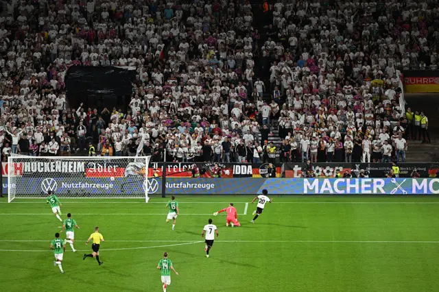 Serge Gnabry scores
