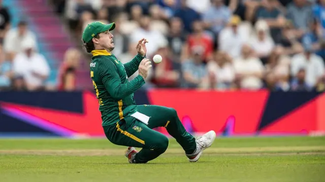 Matthew Breetzke drops Jamie Smith on 23 vs England