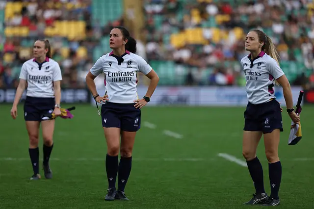 Referee's with a try review