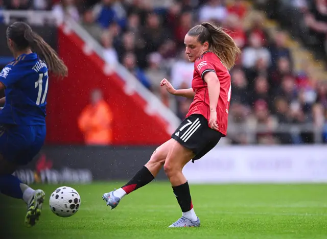 Ella Toone of Manchester United scores her team's first goal