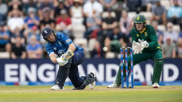 Joe Root scoops vs South Africa.