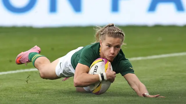 Nadine Roos