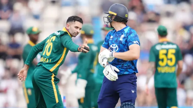Jacob Bethell leaves the field after being dismissed vs South Africa.