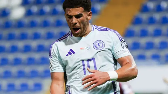 Che Adams