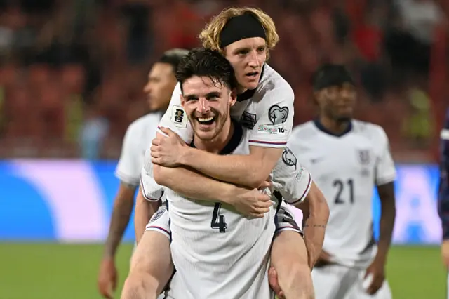 Declan Rice and midfielder Anthony Gordon celebrate