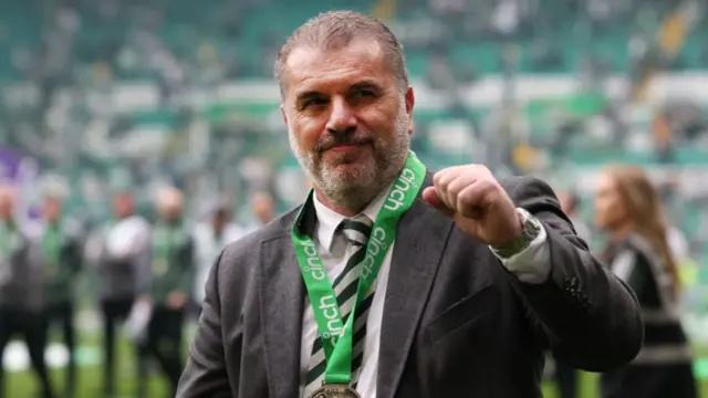 Ange Postecoglou celebrates with Celtic