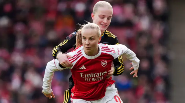 Arsenal v Man utd action