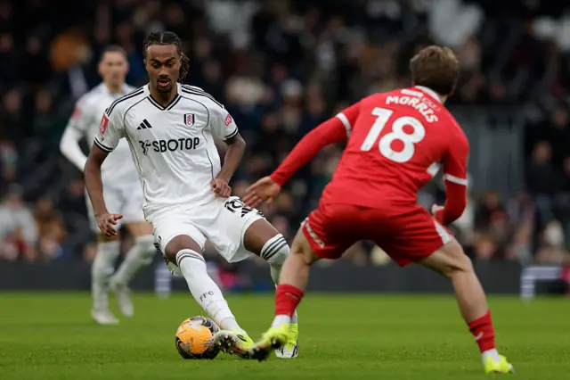 Jonah Kusi-Asare on the ball for Fulham