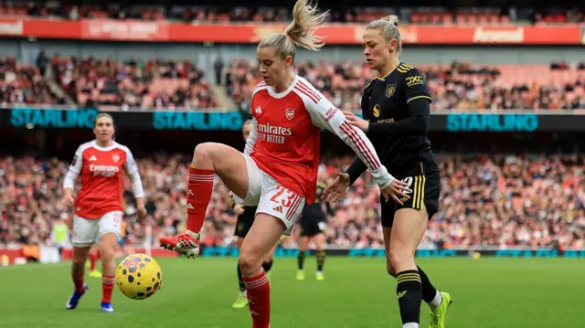 Arsenal v Man Utd action