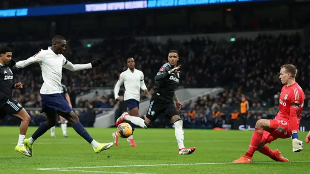Randal Kolo Muani has a goal disallowed for Tottenham