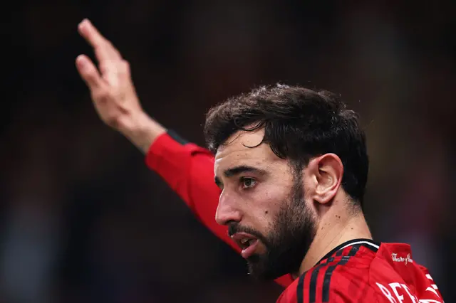 Bruno Fernandes prepares to take a corner