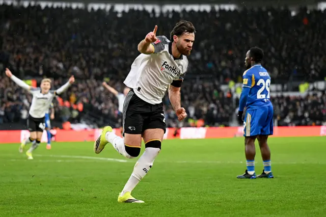 Brereton Diaz celebrating scoring a goal