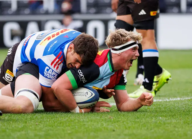Jack Kenningham scores the first Harlequins try