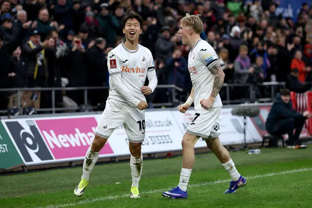 Eom Ji-sung celebrates