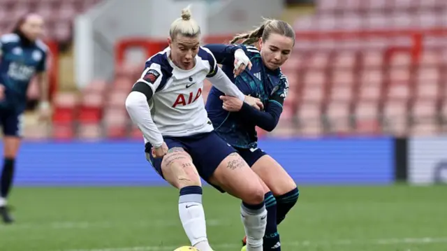 Tottenham Leicester action