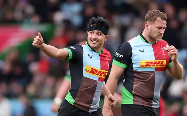 Marcus Smith thumbs up