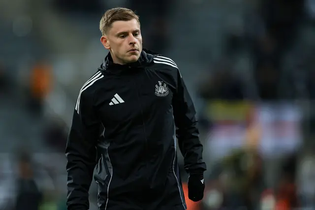 Harvey Barnes of Newcastle United (11) warms up